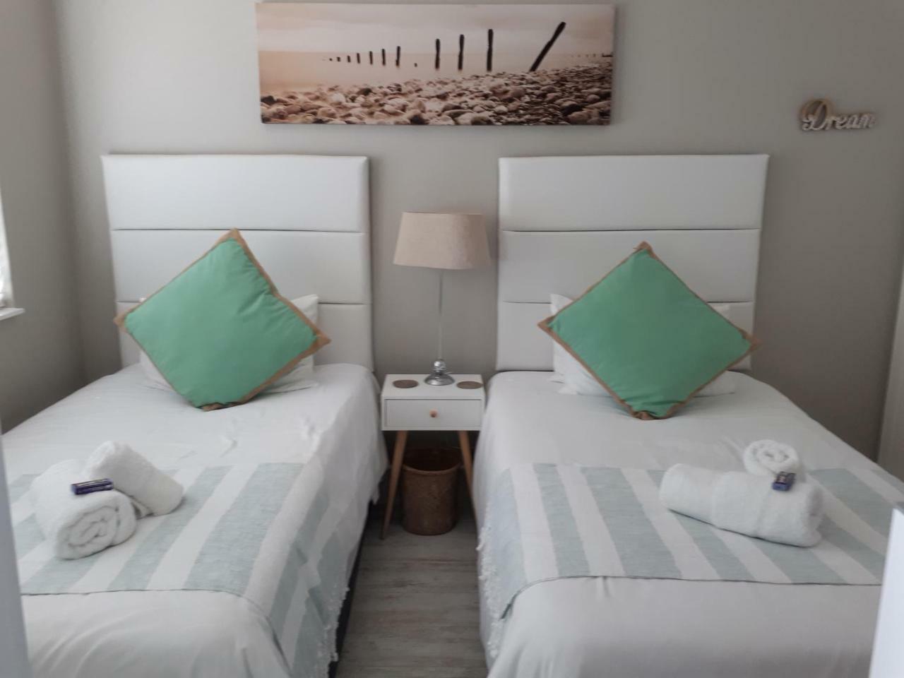 בלוברגסטראנד Blouberg Beachfront Apartment מראה חיצוני תמונה